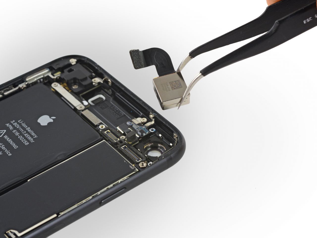 Apple iPhone 7 hátsó kamera csere
